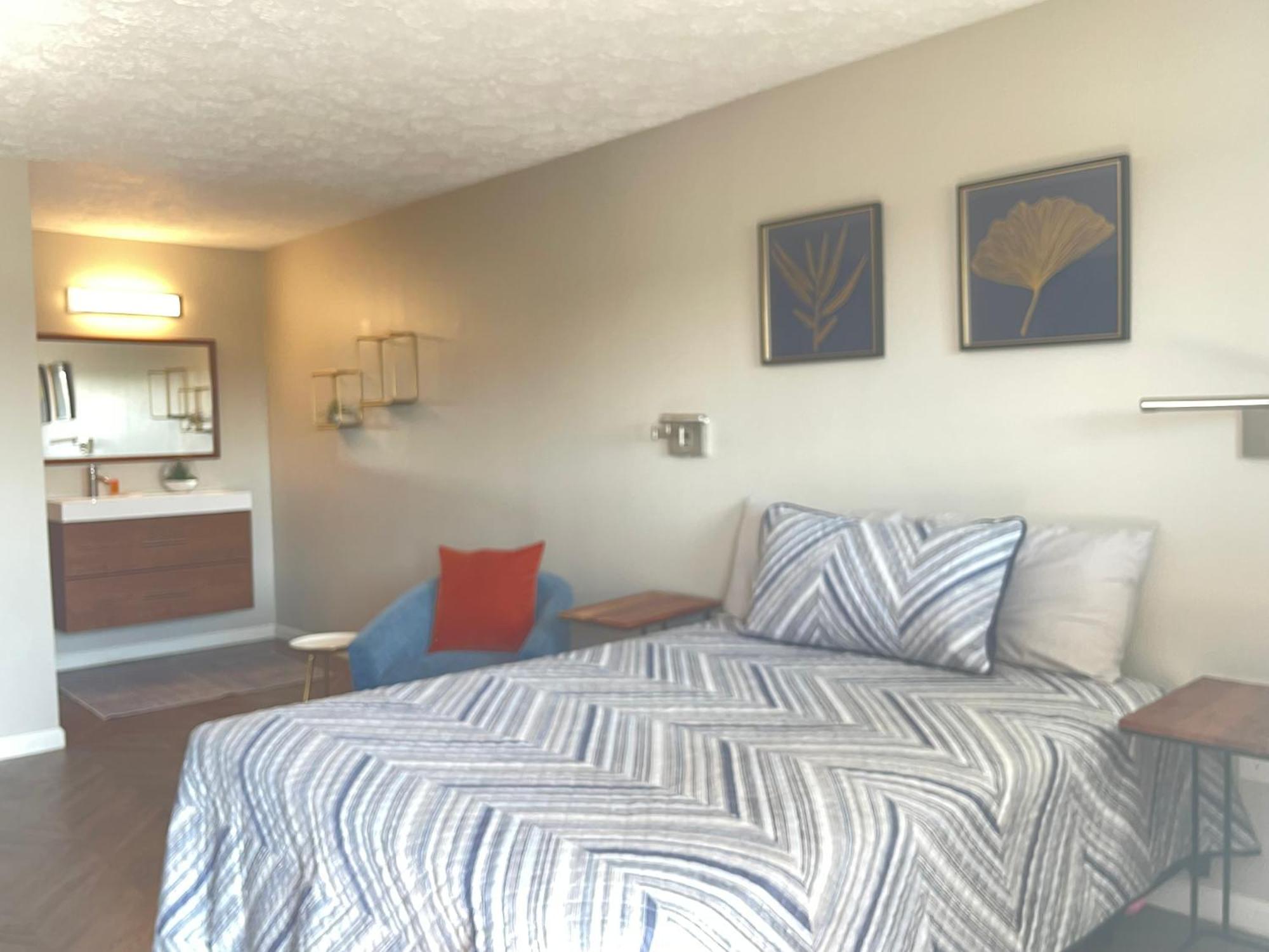 Hotel Lake Anna Glenora Exterior photo
